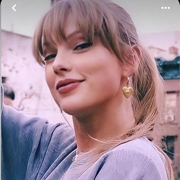 RARE Tiffany & Co. Vintage Paloma Picasso Hammered Heart Earrings 18k Gold ✨ - Picture 8 of 8